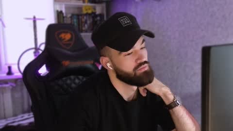 Ask me online show from January 7, 2025, 11:26 am