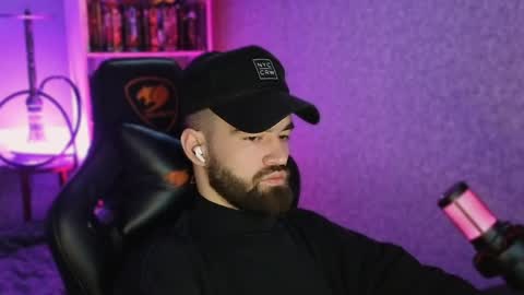 Ask me online show from February 3, 2025, 7:10 pm