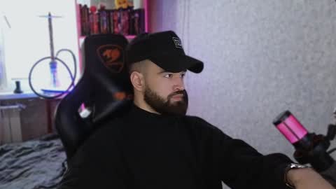 Ask me online show from February 4, 2025, 12:00 pm