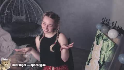 Debby  online show from October 3, 2025, 7:11 pm