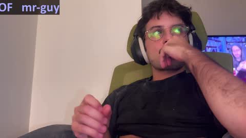 Snapshot of _mrguy_ chatting on December 17, 2024, 1:49 pm _mrguy_ online show from December 17, 2024, 1:49 pm