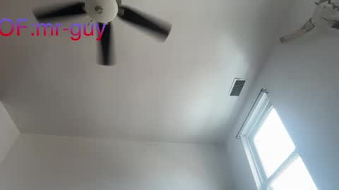 Snapshot of _mrguy_ chatting on September 27, 2025, 4:45 pm _mrguy_ online show from September 27, 2025, 4:45 pm