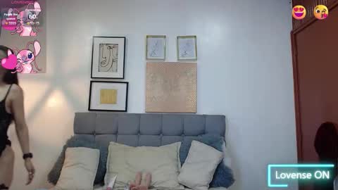 _naomi_s online show from December 21, 2025, 1:51 pm