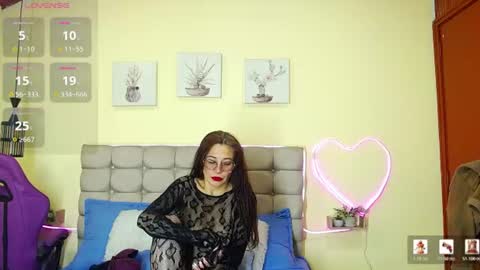 Snapshot of _naomi_s chatting on July 8, 2026, 1:15 pm _naomi_s online show from July 8, 2026, 1:15 pm