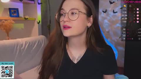 Mia with a big heart  online show from November 14, 2025, 2:10 am