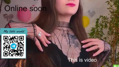 Mia with a big heart  online show from November 18, 2025, 2:17 am