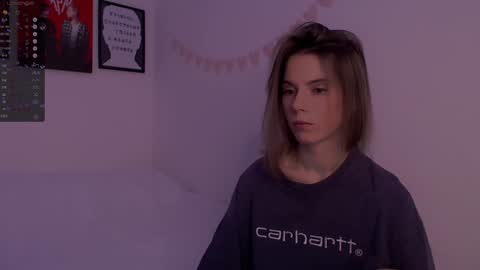 Snapshot of _ni_kiss chatting on December 17, 2024, 12:56 am Nika online show from December 17, 2024, 12:56 am