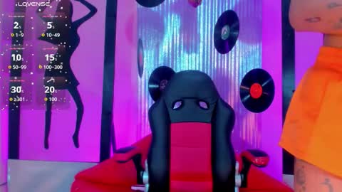 Snapshot of _nickyminach chatting on November 18, 2025, 7:29 pm Nicky Please help me with your thumbs up its importan online show from November 18, 2025, 7:29 pm