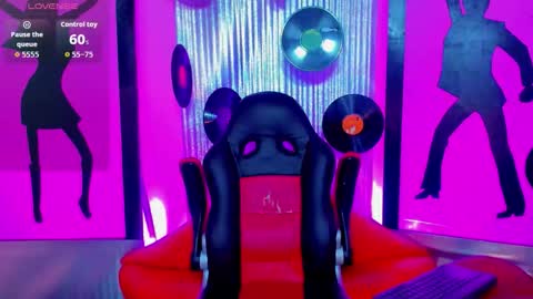 Snapshot of _nickyminach chatting on February 25, 2026, 9:13 pm Nicky Please help me with your thumbs up its importan online show from February 25, 2026, 9:13 pm