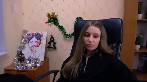 Nica online show from December 24, 2024, 12:44 pm