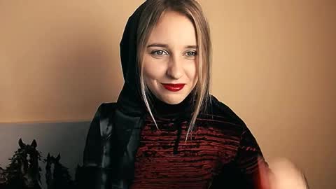 Nica online show from October 31, 2025, 12:17 pm