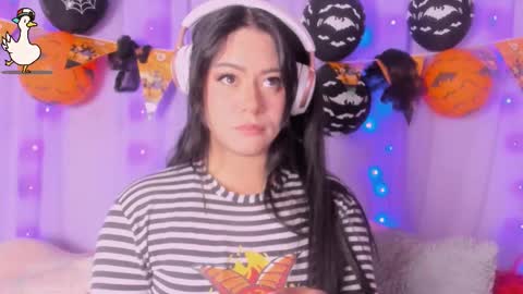 niiky online show from October 21, 2025, 12:17 pm