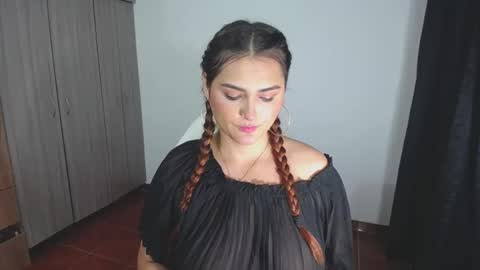 Nina  online show from December 29, 2024, 3:33 am