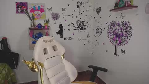 Nina  online show from November 5, 2025, 2:11 am