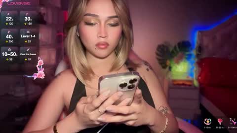 Lily online show from October 10, 2025, 3:22 pm