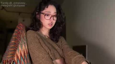 Mikayla online show from March 25, 2026, 12:05 am