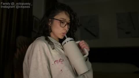 Mikayla online show from April 15, 2026, 10:43 pm