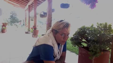 Snapshot of _paradissela chatting on January 29, 2025, 2:21 pm GAIA online show from January 29, 2025, 2:21 pm