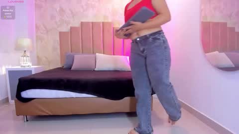  peach1  online show from November 6, 2025, 2:07 pm