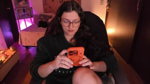 violeta ig  online show from April 11, 2026, 5:12 am