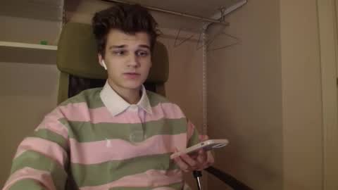 Willie online show from April 22, 2026, 7:04 pm