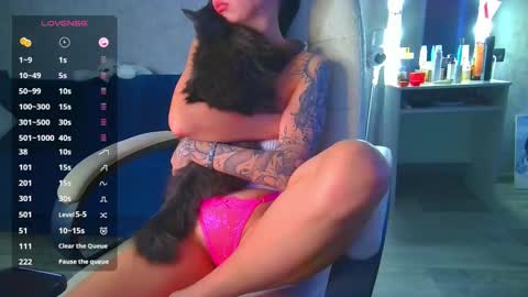 Ilona online show from December 16, 2025, 5:01 am