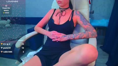 Snapshot of _pink__rabbit_ chatting on April 21, 2026, 6:34 pm Ilona online show from April 21, 2026, 6:34 pm