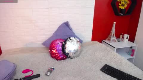 Snapshot of _poison_sweet chatting on October 20, 2025, 6:52 pm Laura online show from October 20, 2025, 6:52 pm