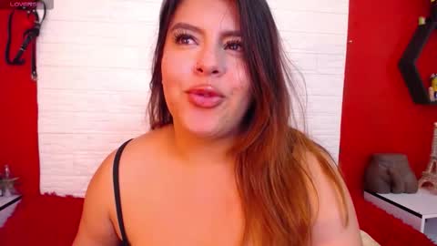 Snapshot of _poison_sweet chatting on December 18, 2025, 6:58 pm Laura online show from December 18, 2025, 6:58 pm