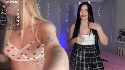 Ellie and Nika online show from January 14, 2026, 9:31 pm