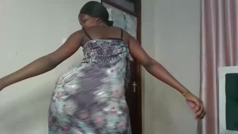 Snapshot of _pretty_savage chatting on April 3, 2026, 9:13 pm savage online show from April 3, 2026, 9:13 pm