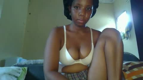 Snapshot of _queen_s chatting on December 9, 2024, 7:28 am queen online show from December 9, 2024, 7:28 am