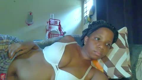 Snapshot of _queen_s chatting on December 9, 2024, 10:32 am queen online show from December 9, 2024, 10:32 am