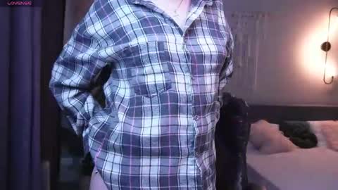 Rina online show from April 23, 2026, 1:18 am