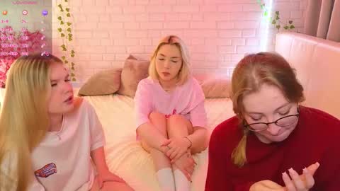Snapshot of _ramune_ chatting on September 30, 2025, 2:22 pm Merlizz Eva Jane Mila Nicole  left to right  online show from September 30, 2025, 2:22 pm