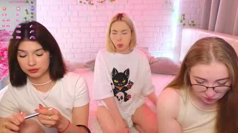 Snapshot of _ramune_ chatting on October 10, 2025, 2:05 pm Merlizz Eva Jane Mila Nicole  left to right  online show from October 10, 2025, 2:05 pm