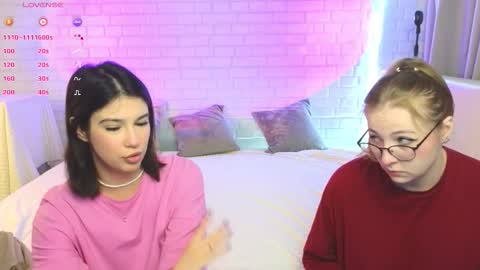 Merlizz Eva Jane Mila Nicole  left to right  online show from November 25, 2025, 8:14 am