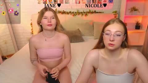 Snapshot of _ramune_ chatting on May 31, 2026, 7:59 pm Merlizz Eva Jane Mila Nicole left to right online show from May 31, 2026, 7:59 pm