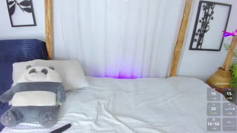 Moon online show from September 24, 2025, 5:16 pm