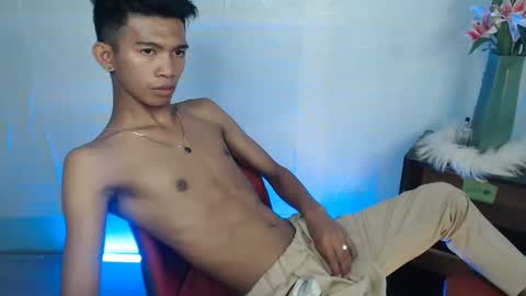 Snapshot of _rellvanxx chatting on March 5, 2025, 2:12 pm _rellvanxx online show from March 5, 2025, 2:12 pm