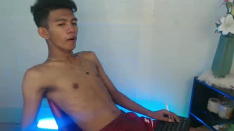 Snapshot of _rellvanxx chatting on March 9, 2025, 5:22 am _rellvanxx online show from March 9, 2025, 5:22 am