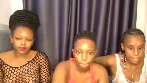  Roxxana online show from May 27, 2026, 5:10 pm
