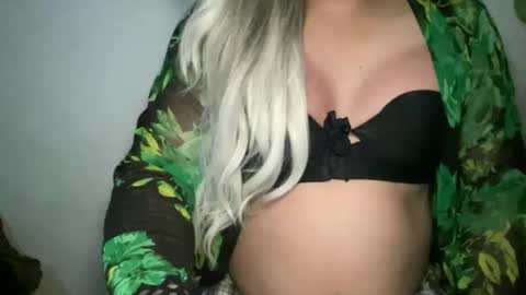 Snapshot of _sandraxx chatting on February 5, 2026, 10:09 am _sandraxx online show from February 5, 2026, 10:09 am