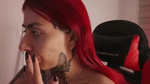 Snapshot of _selene_red chatting on July 10, 2026, 2:08 pm Selene online show from July 10, 2026, 2:08 pm