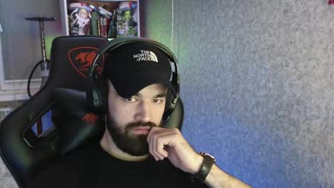 Ask me online show from December 3, 2025, 11:58 pm