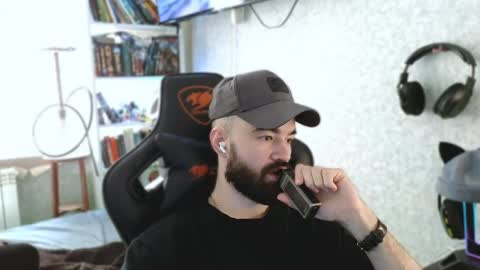 Snapshot of _serious_man chatting on April 16, 2026, 9:54 am Ask me online show from April 16, 2026, 9:54 am