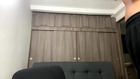 Juan Pablo-independent model online show from February 1, 2026, 5:39 am