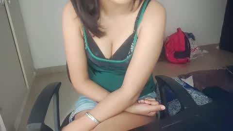 Snapshot of _shalini_0 chatting on October 9, 2025, 2:20 am _shalini_0 online show from October 9, 2025, 2:20 am