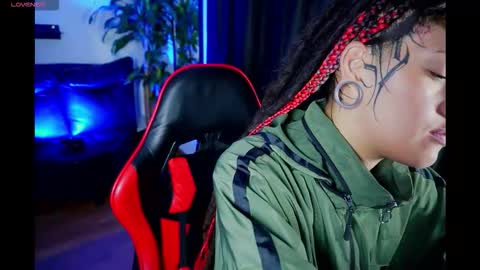 _sharlotte777 online show from February 21, 2026, 4:19 pm