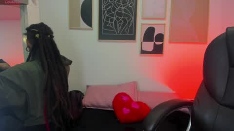 _sharlotte777 online show from April 7, 2026, 1:55 pm